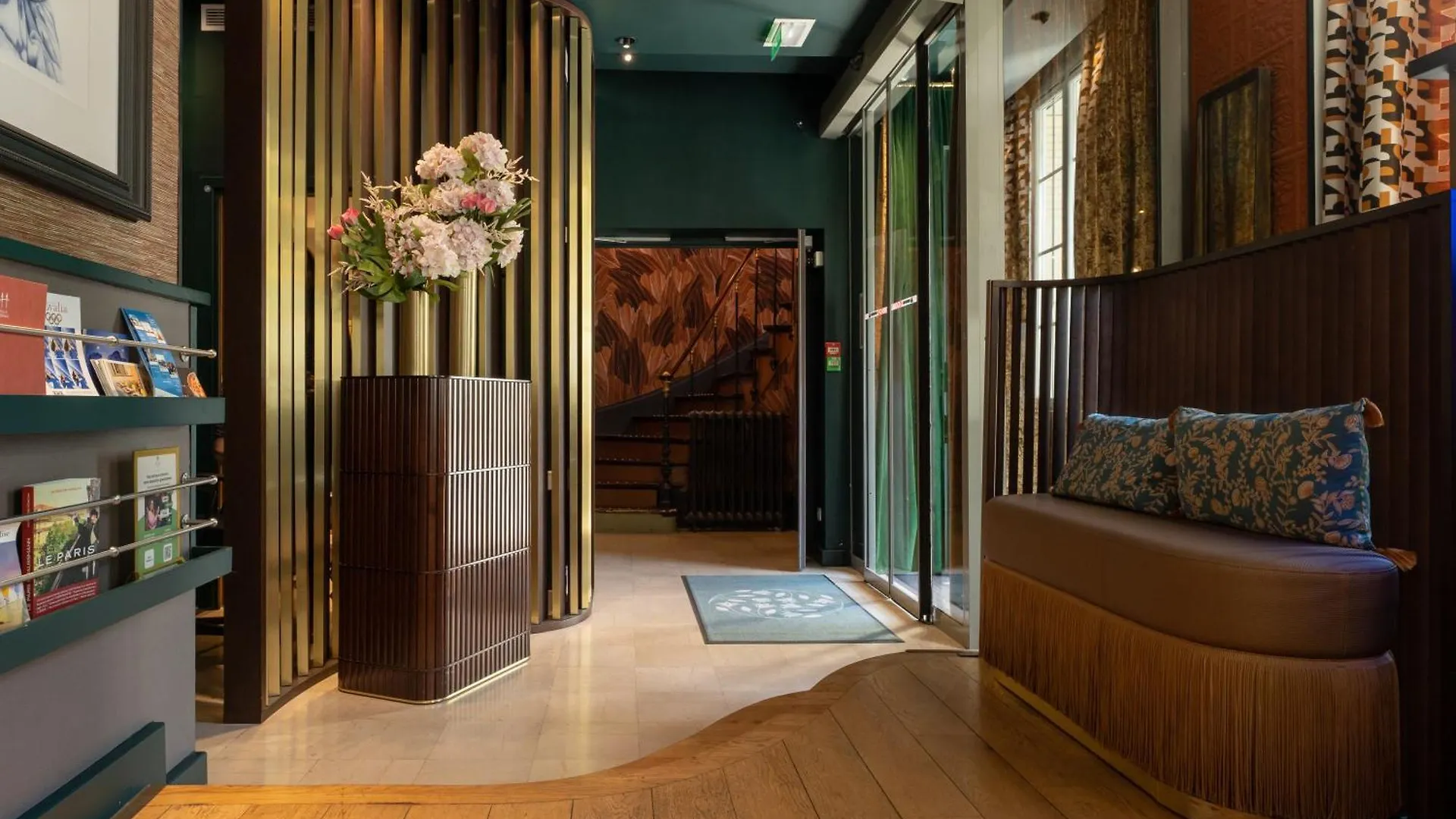 Elsa, Hotel Paris